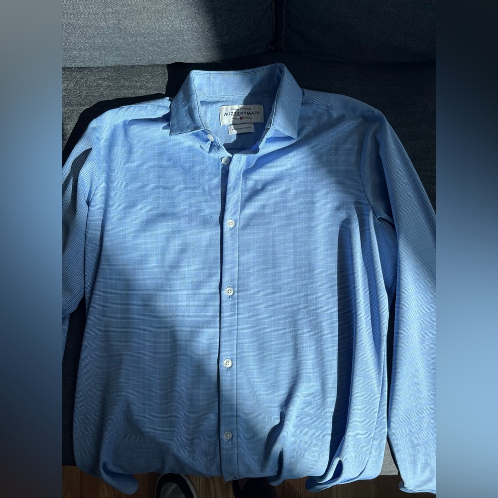 Mizzen + Main Leeward collection Medium Tall trim fit.